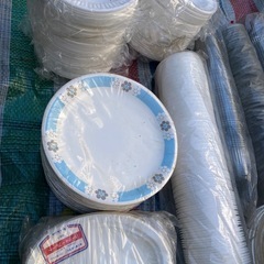 【訳あり無料！】紙皿　トレー　プラスチック食器などの画像
