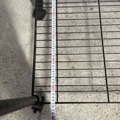 【美品】スチールラック 黒系 ハンガー掛け付き 衣類収納 キャスター付き 早い者勝ち 引取り歓迎 配送OKの画像