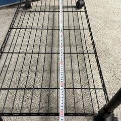 【美品】スチールラック 黒系 ハンガー掛け付き 衣類収納 キャスター付き 早い者勝ち 引取り歓迎 配送OKの画像