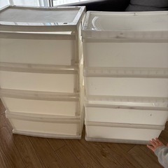 12月1日処分します。衣装ケースの画像