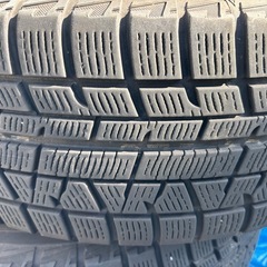 スタッドレスタイヤ付きホイールの画像