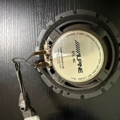 スピーカー2つ の画像