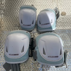 ヘルメット　膝肘当て　お話中　 の画像