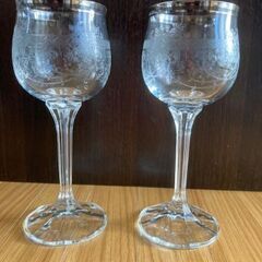 ペアワイングラス（銀縁、ガラス細工入り）の画像