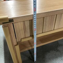 【無料】ローテーブル ベージュ系 木目 シンプル 0円 早い者勝ち 引取歓迎 配送OKの画像