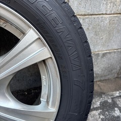 スタッドレスタイヤ 185/65R15グッドイヤー4本
の画像