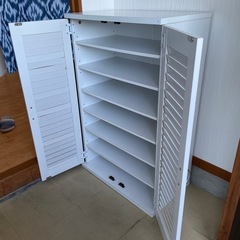シューズロッカー　ホワイト
の画像
