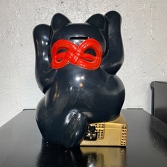 黒い招き猫 千万両 幸運 貯金箱の画像