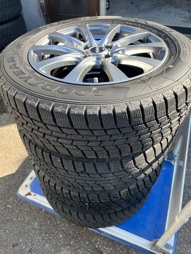 195/65r16 スタッドレス　４本セット　ライズ