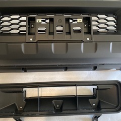 ジムニー　JB64     純正フロントグリル、バンパーの画像