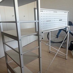 作業用デスクの画像