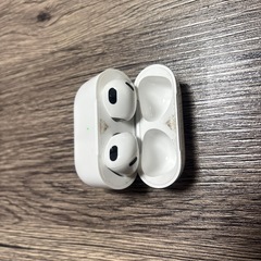 Apple AirPods 三世代の画像