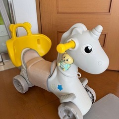 ユニコーン 乗用おもちゃ 揺れる機能付きの画像