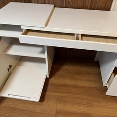 伸長パソコンデスクの画像