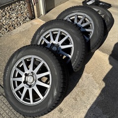 取引決定 スタッドレスタイヤ 215/60 R16
