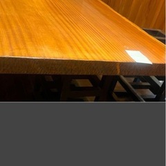 1枚板テーブルの画像