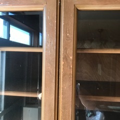 食器棚古くてはげている。横幅1520高さ下830上1070おくゆき450の画像