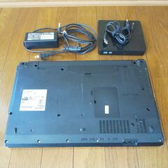 富士通ノートパソコン Windows11 Pro 25H2（最新版） 4GB SSD120GB 15.6インチ ワイド FUTRO MA574 FMVC02002 ／外部DVDドライブ CDSL07U3Sの画像