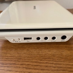 TOSHIBA レグザポータブルDVDプレーヤーの画像
