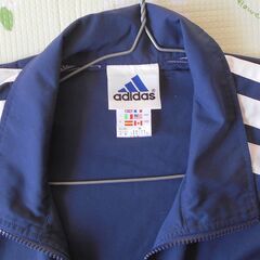 ★未使用品★adidasスポーツウェア上下セット（ブルー）★栄光と伝統の３本ライン★の画像