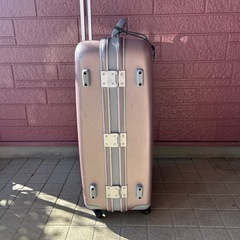 スーツケースの画像