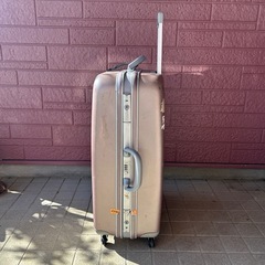スーツケースの画像