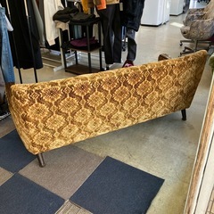 K2511-520 ミッドセンチュリー アンティーク風 3人掛けソファ ゴールド キズ汚れ有りの画像