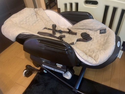 【※受け渡しのお相手決まりました】コンビ　ネムリラ　オートスウィング　エッグショック