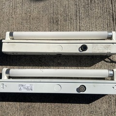 蛍光灯と器具の画像