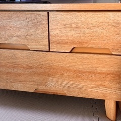 テレビとテレビ台の画像