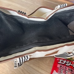 ねこちゃんセット（キャリーケースとチュールなど）の画像