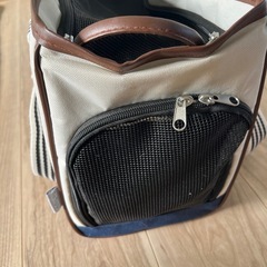 ねこちゃんセット（キャリーケースとチュールなど）の画像