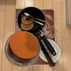 食器セット 皿 箸 まな板 カトラリー ボウル 鍋などの画像