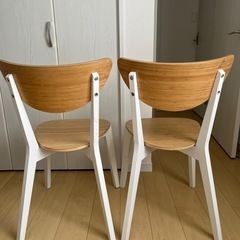 IKEA 伸長式ダイニングテーブルの画像
