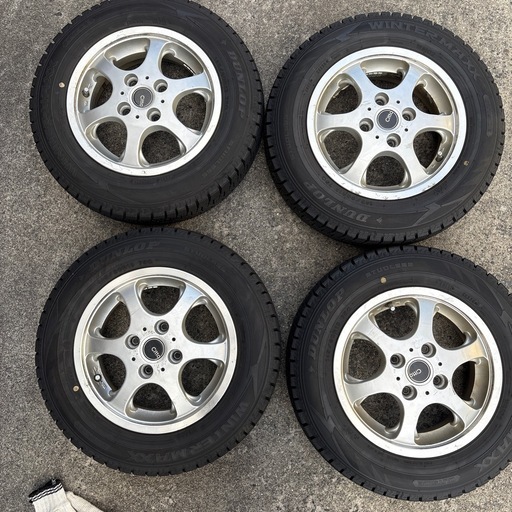 スタッドレスタイヤ、ホイール付き