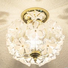 お花モチーフ照明の画像