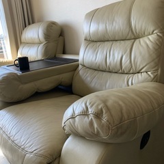 電動リクライニングソファの画像