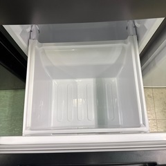 【ジャングルジャングル貝塚店】冷蔵庫　シャープ　SJ-D15P 2024年製　152L 単身　引っ越し　新生活　一人暮らし　家電　冷凍　コンパクト　キレイ　かわいい　オシャレ　ブラック　高年式　安心　保証　貝塚　二色浜　クリーニング済みの画像