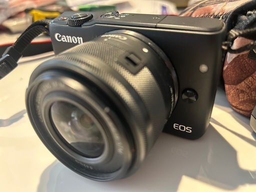 Canon EOS m10 カメラ