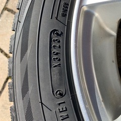 （取引中）ホイール付き　スタッドレスタイヤ　13インチ　2023年の画像