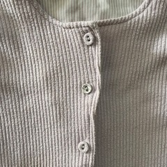 140サイズ女の子　ラベンダー色リブカーディガンの画像