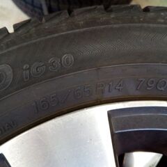 スタッドレスタイヤ　165/65R14　ホイール付きの画像