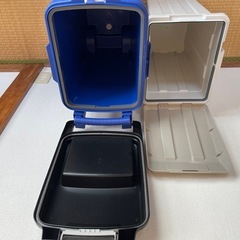 ゴミ箱2つの画像