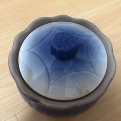 陶器の容器の画像