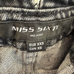 美品🌟MISS  SIXTY  スカートの画像