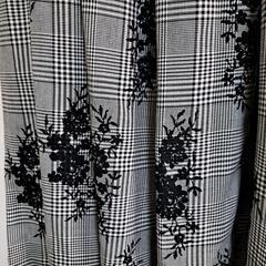 ★フレアスカート チェック柄 花柄刺繍★新品タグ付きの画像