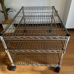 システムラック多少のサビあり！キャスター付きの画像