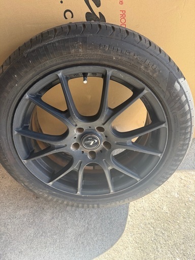 レオニス18インチ 　中古タイヤ4本セット　最終値下げ レオニス18インチ 4本 タイヤ付き (たく) 市立病院前のタイヤ