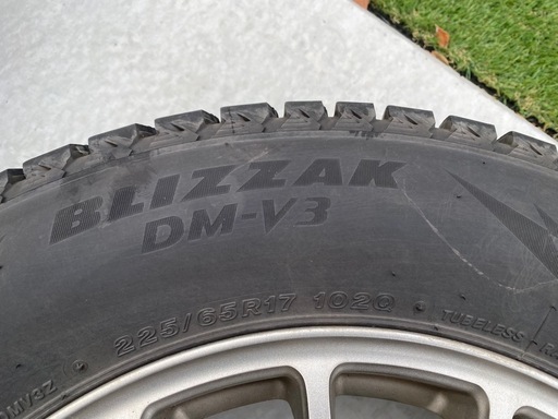 【引渡先決定済み】ブリヂストン　スタッドレス　225/65R17