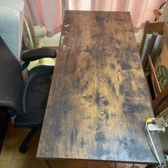 デスク　チェアー　ライトセットの画像